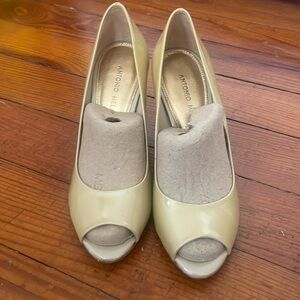 Antonio Melani women shoes size 7M
